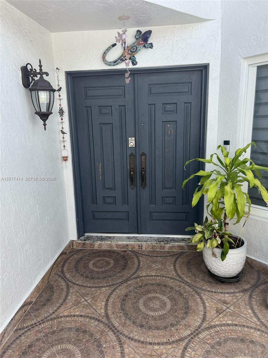 See details 5861 5 / 3 1764 sq. ft. $ 2026-08-25 0 Photo