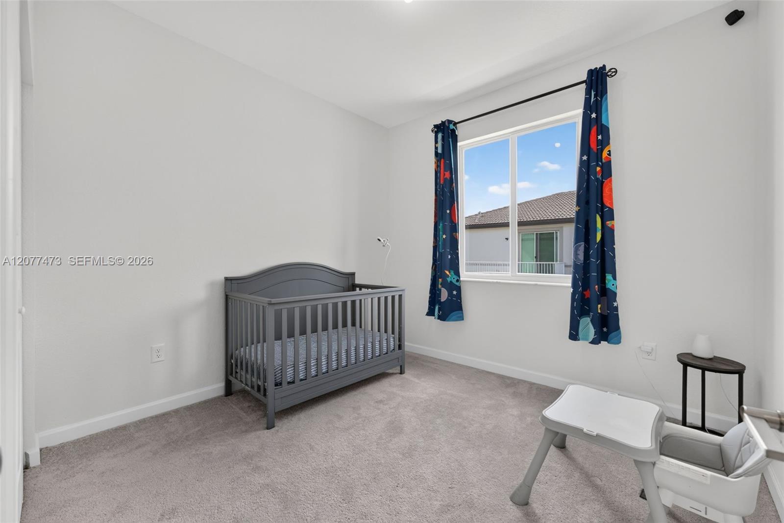 Ver detalles 746 3 / 3 1694 sq. ft. $ 2026-08-25 0 foto