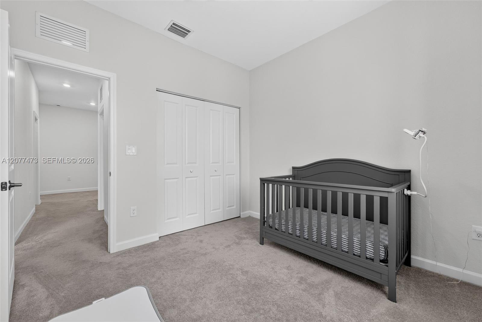Ver detalles 746 3 / 3 1694 sq. ft. $ 2026-08-25 0 foto