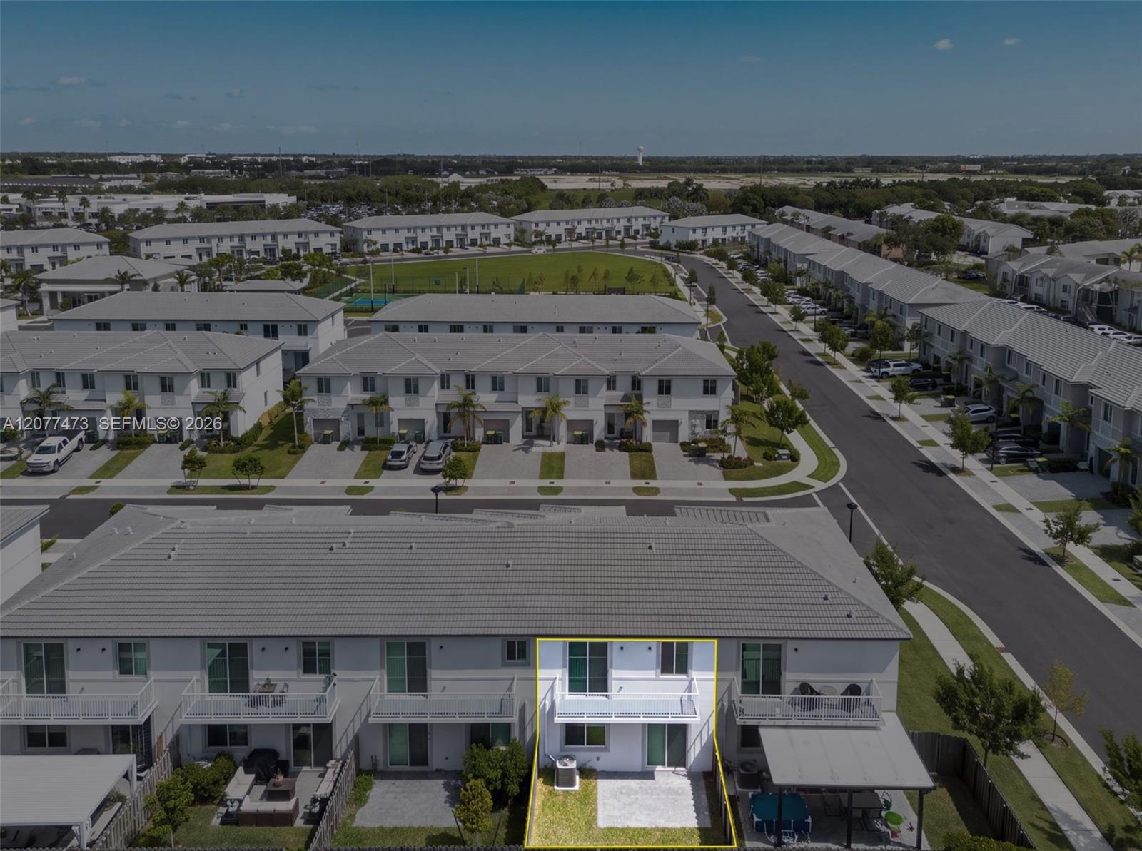 Ver detalles 746 3 / 3 1694 sq. ft. $ 2026-08-25 0 foto