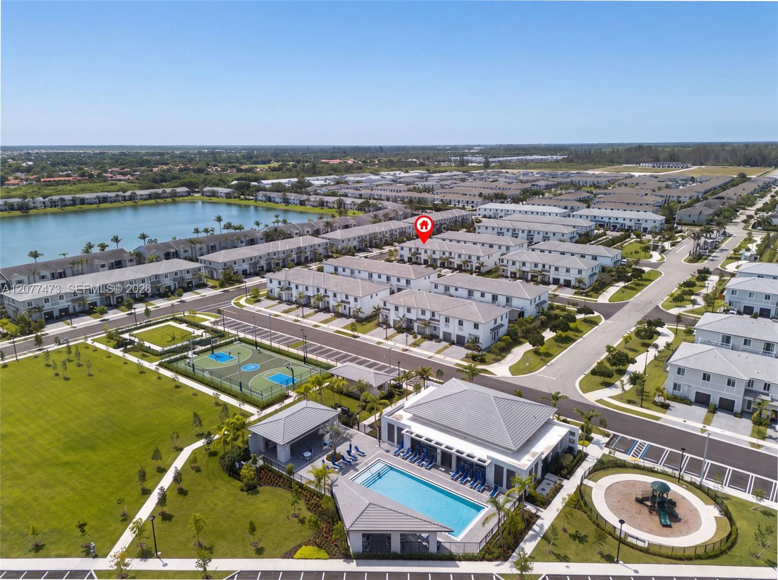 Ver detalles 746 3 / 3 1694 sq. ft. $ 2026-08-25 0 foto