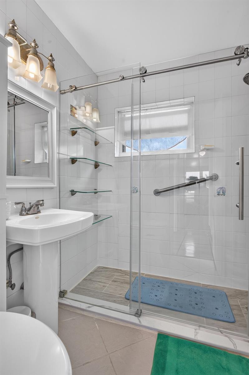 Ver detalles / 0 2288 sq. ft. $ 2026-08-27 0 foto