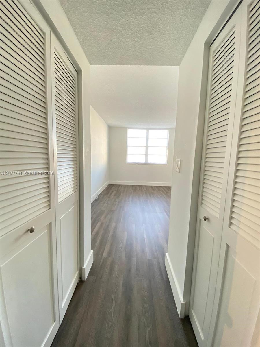 825 1 / 2 762 sq. ft. $ 2026-08-25 0 foto