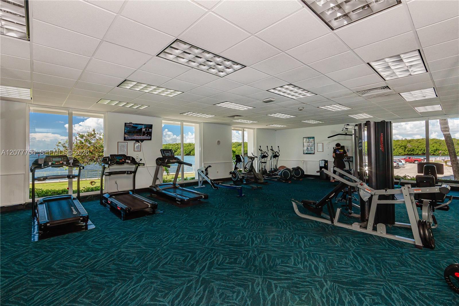 825 1 / 2 762 sq. ft. $ 2026-08-25 0 foto