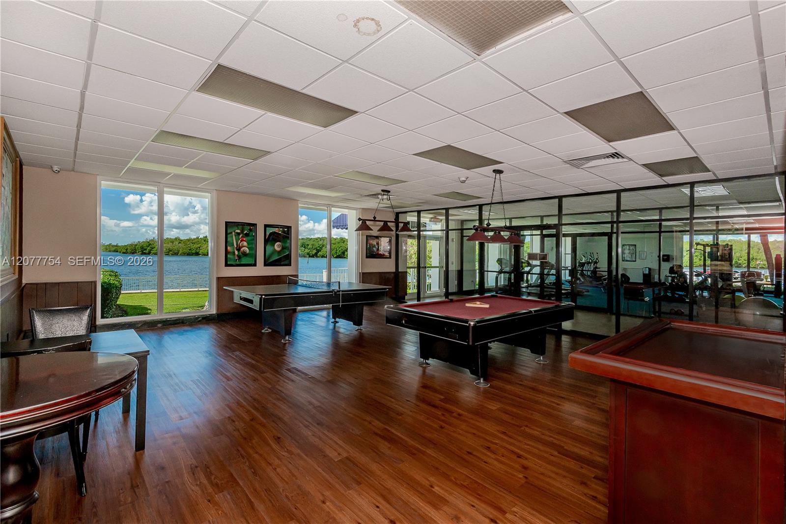 825 1 / 2 762 sq. ft. $ 2026-08-25 0 foto