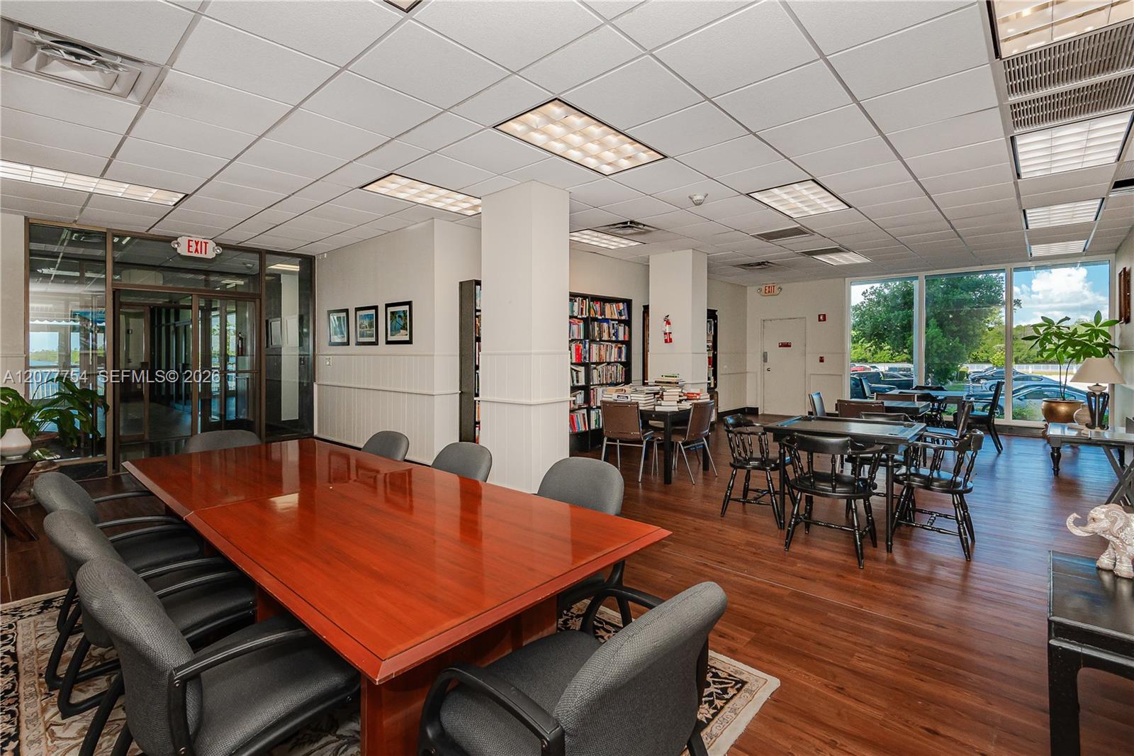 825 1 / 2 762 sq. ft. $ 2026-08-25 0 foto