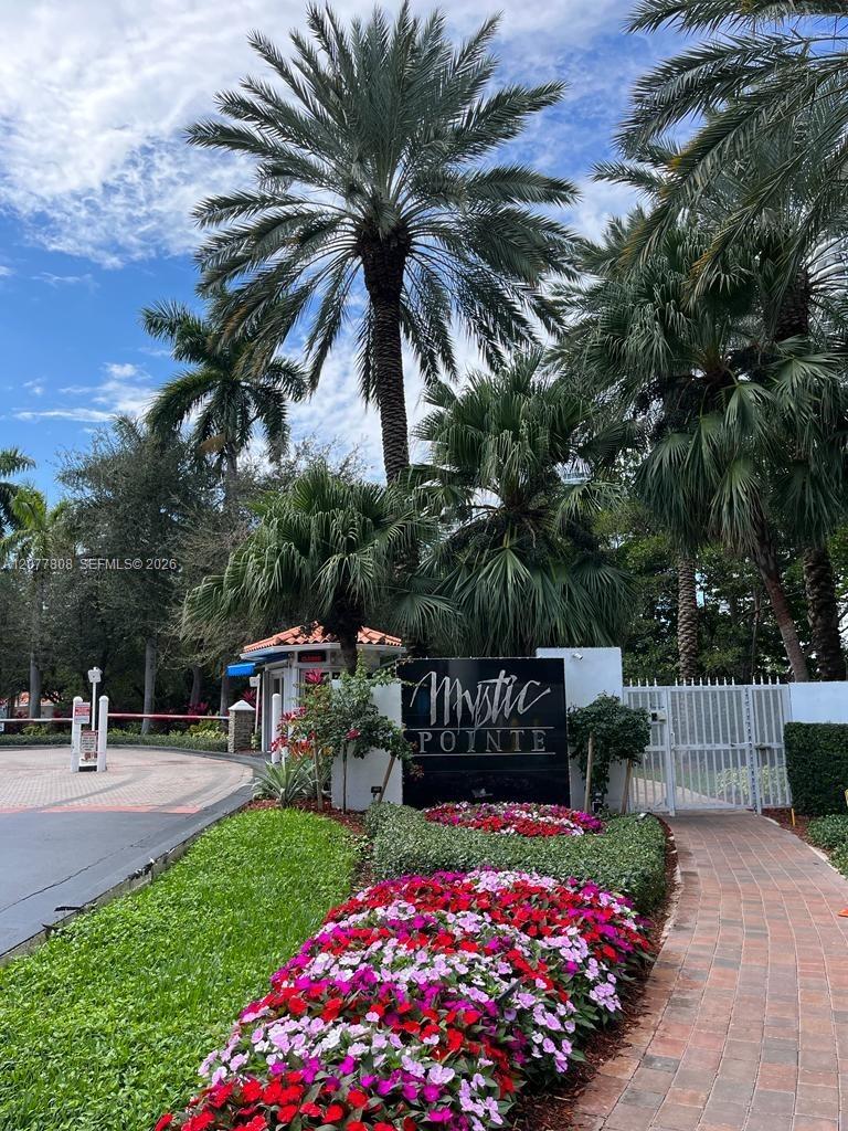 Photo 4 of Mystic Pointe Dr