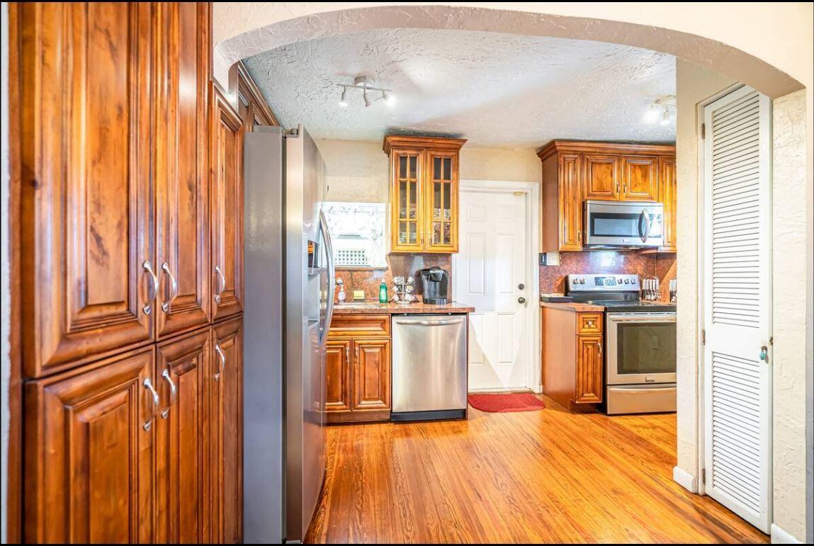 Ver detalles / 0 932 sq. ft. $ 2026-08-27 0 foto