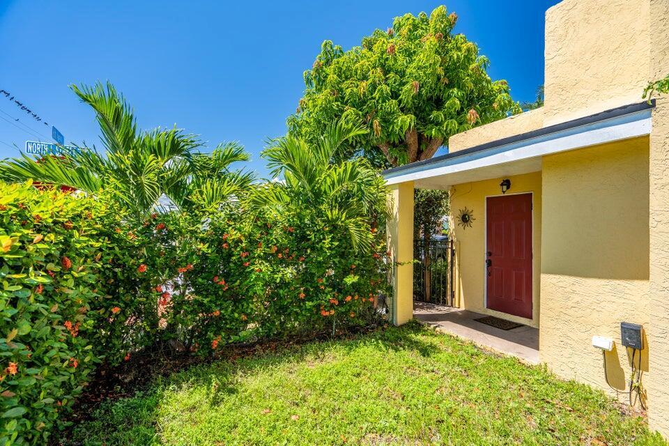 Ver detalles / 0 932 sq. ft. $ 2026-08-27 0 foto