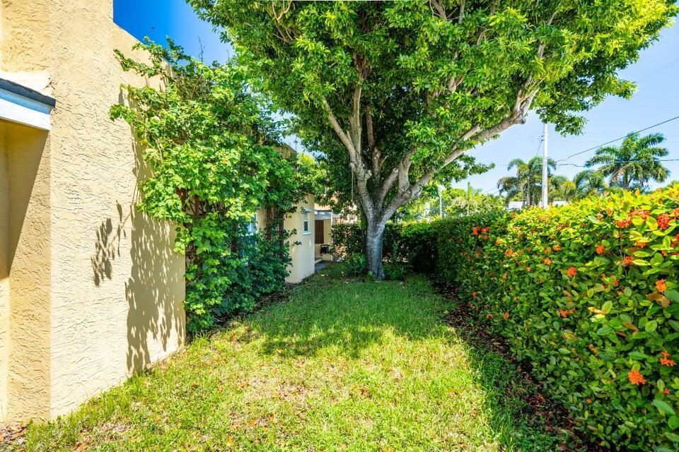 Ver detalles / 0 932 sq. ft. $ 2026-08-27 0 foto
