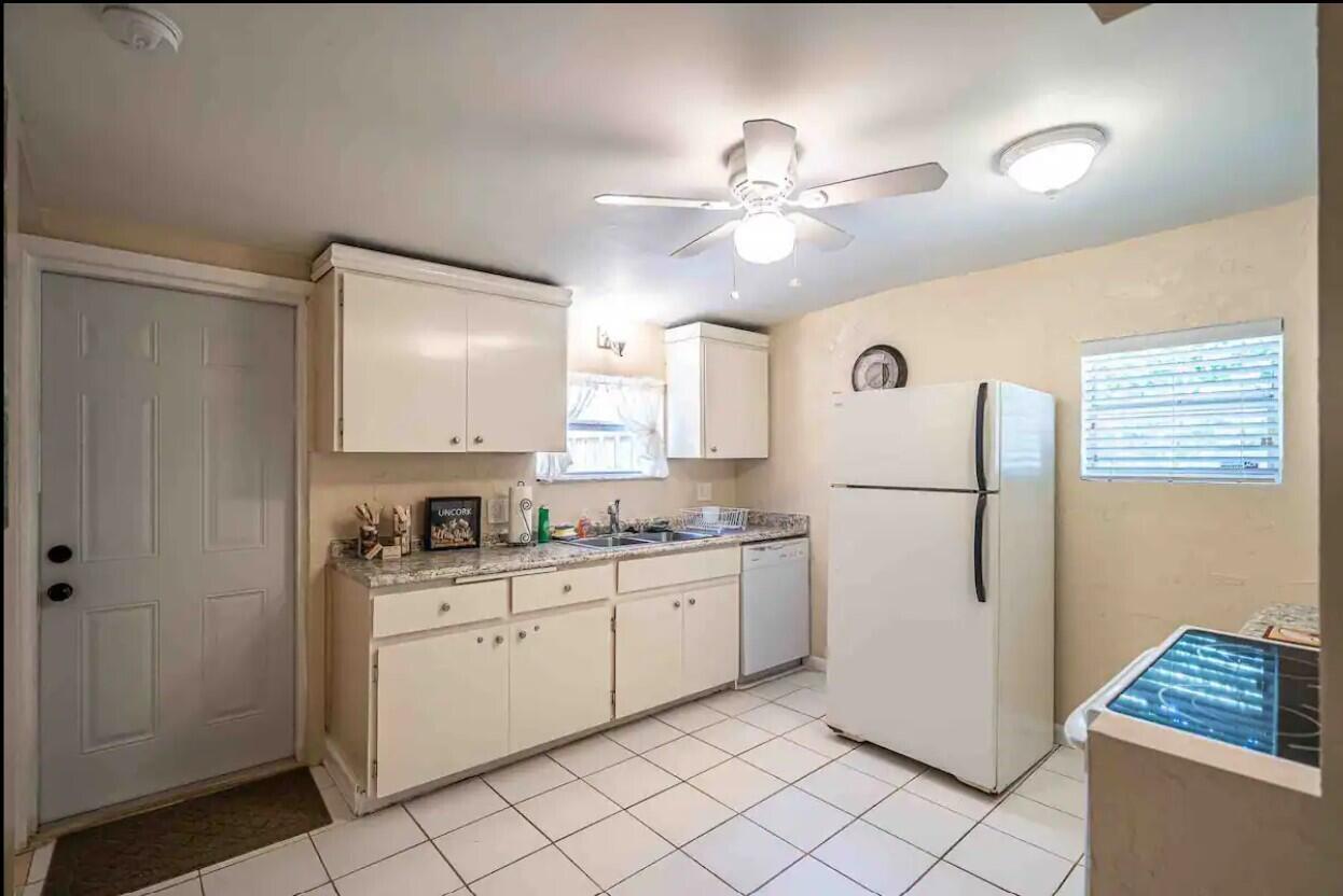 Ver detalles / 0 932 sq. ft. $ 2026-08-27 0 foto
