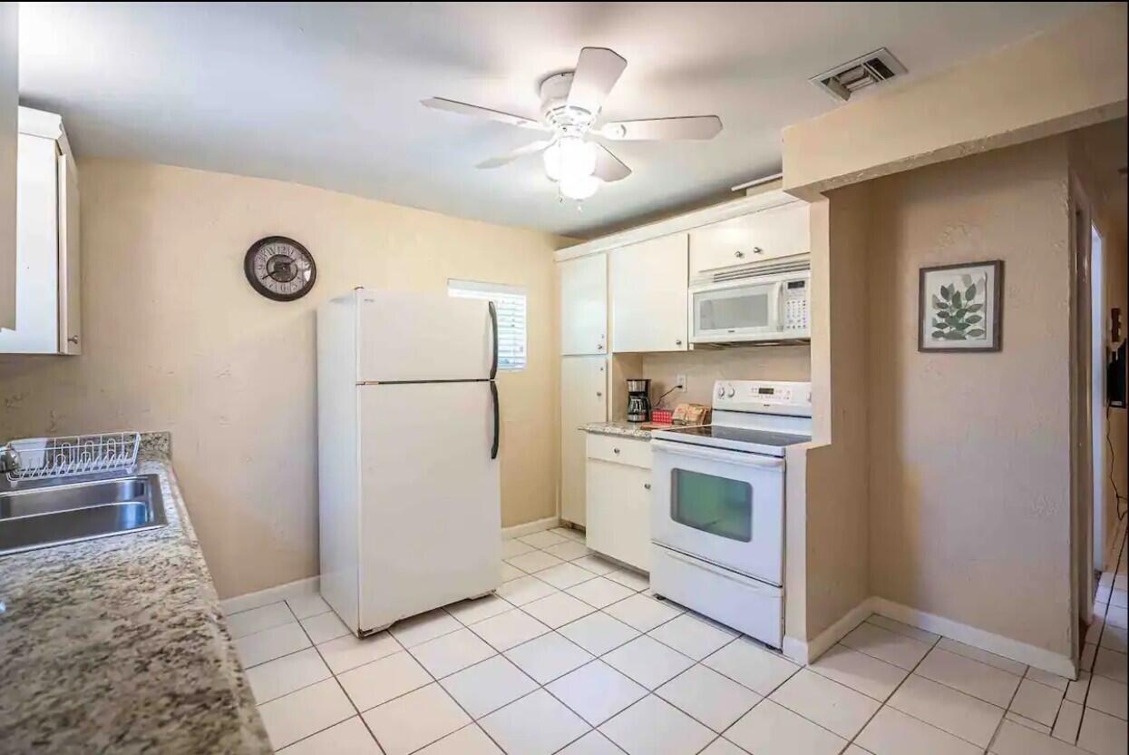 Ver detalles / 0 932 sq. ft. $ 2026-08-27 0 foto