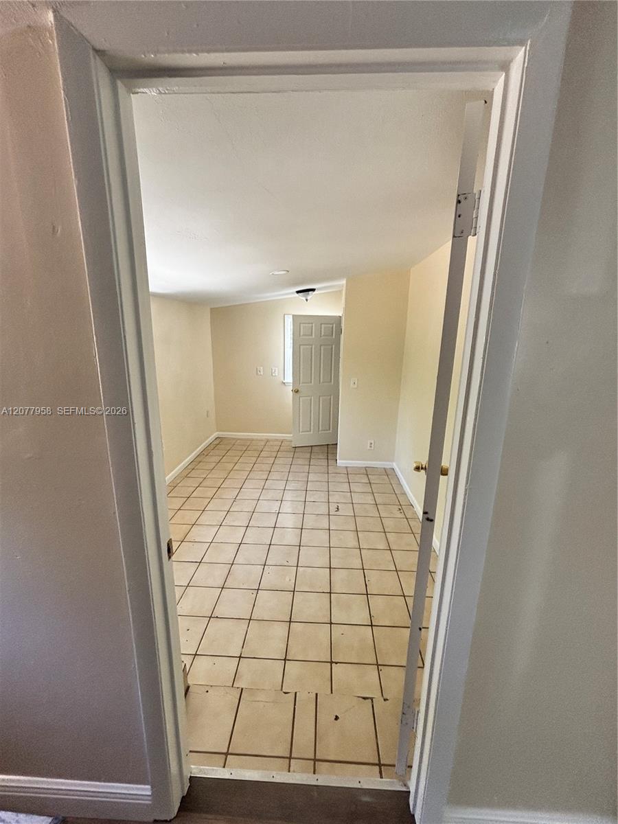   /   кв.футов $ 2026-08-26 0 Фото
