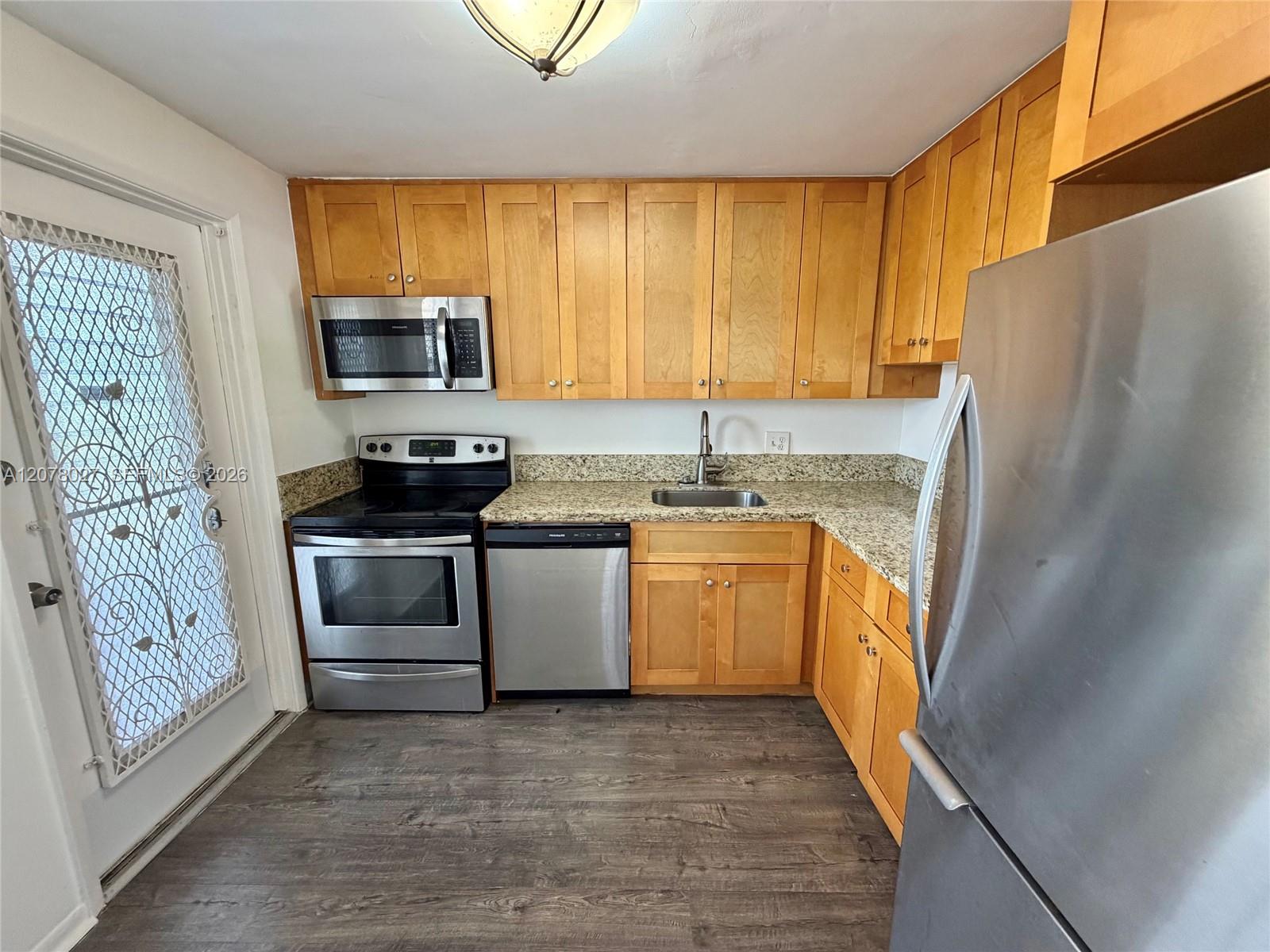 See details 507 1 / 2 775 sq. ft. $ 2026-08-26 0 Photo