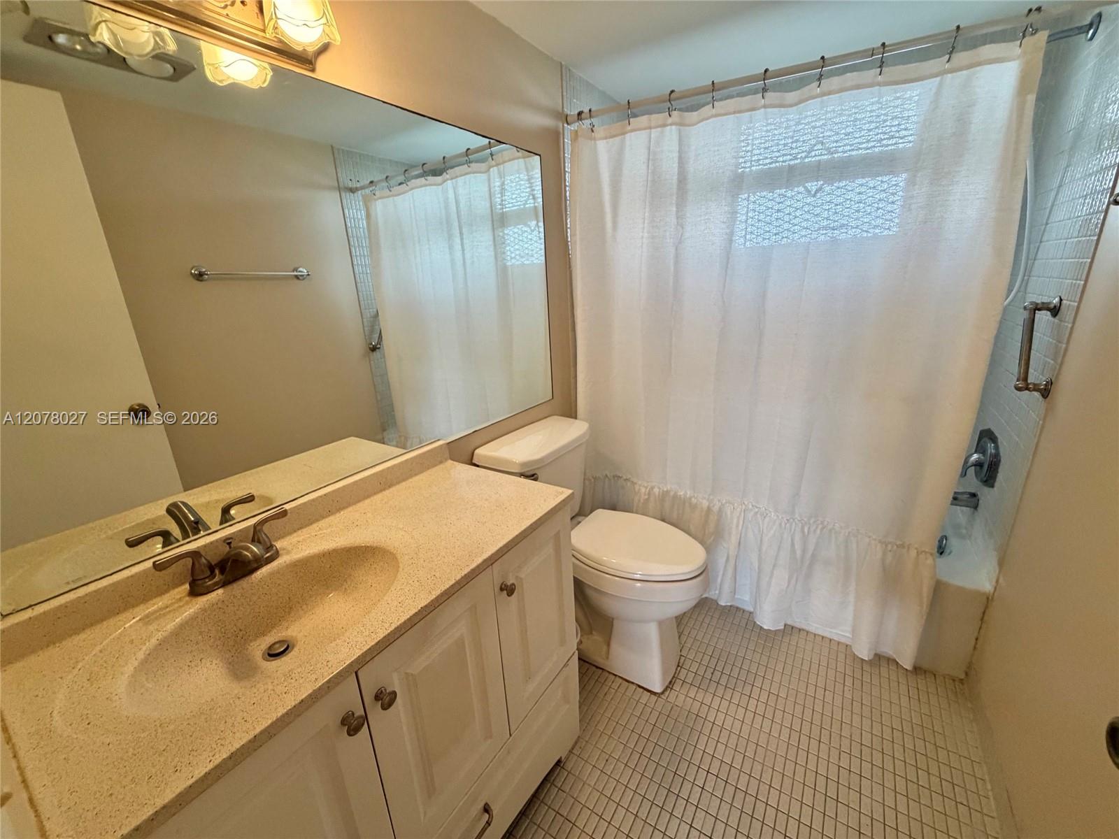 See details 507 1 / 2 775 sq. ft. $ 2026-08-26 0 Photo