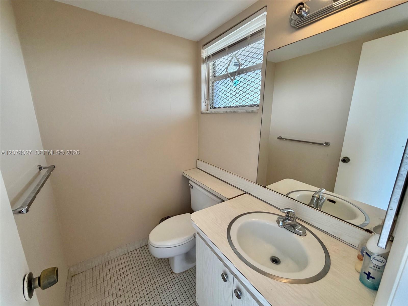 See details 507 1 / 2 775 sq. ft. $ 2026-08-26 0 Photo