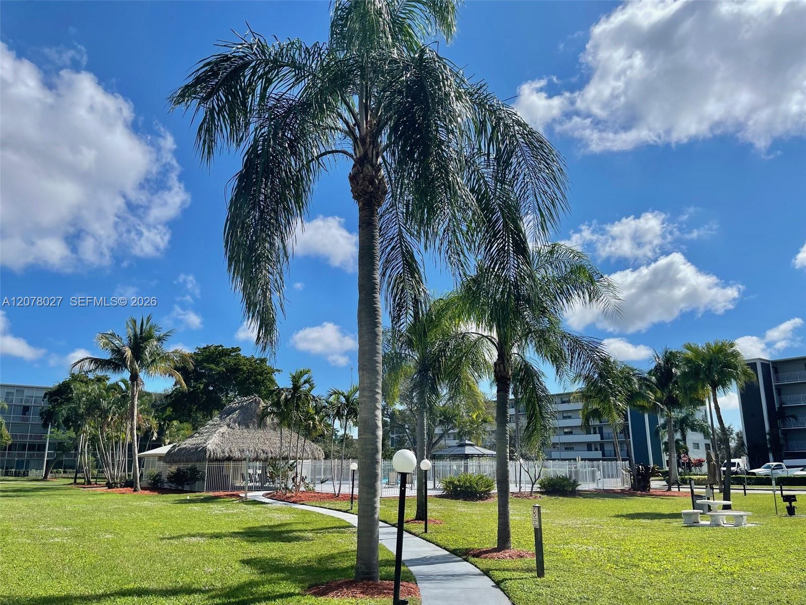 See details 507 1 / 2 775 sq. ft. $ 2026-08-26 0 Photo