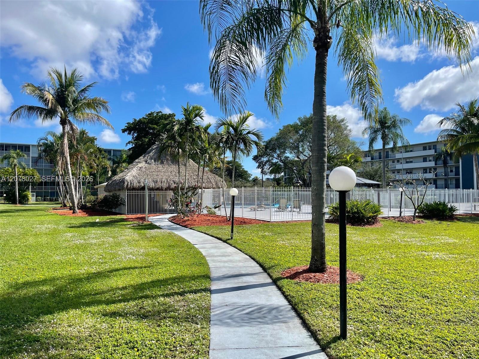 See details 507 1 / 2 775 sq. ft. $ 2026-08-26 0 Photo