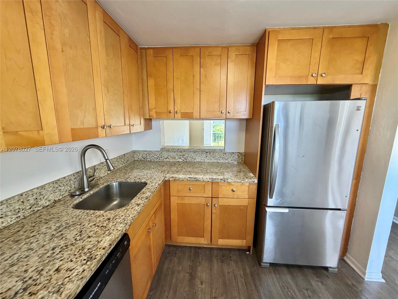 See details 507 1 / 2 775 sq. ft. $ 2026-08-26 0 Photo