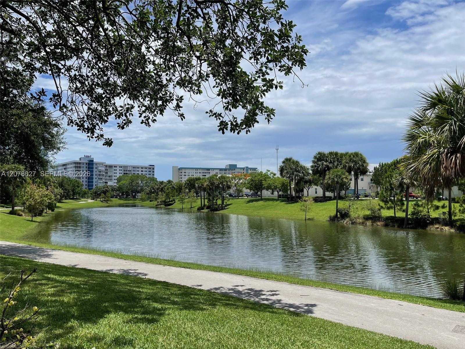 See details 507 1 / 2 775 sq. ft. $ 2026-08-26 0 Photo