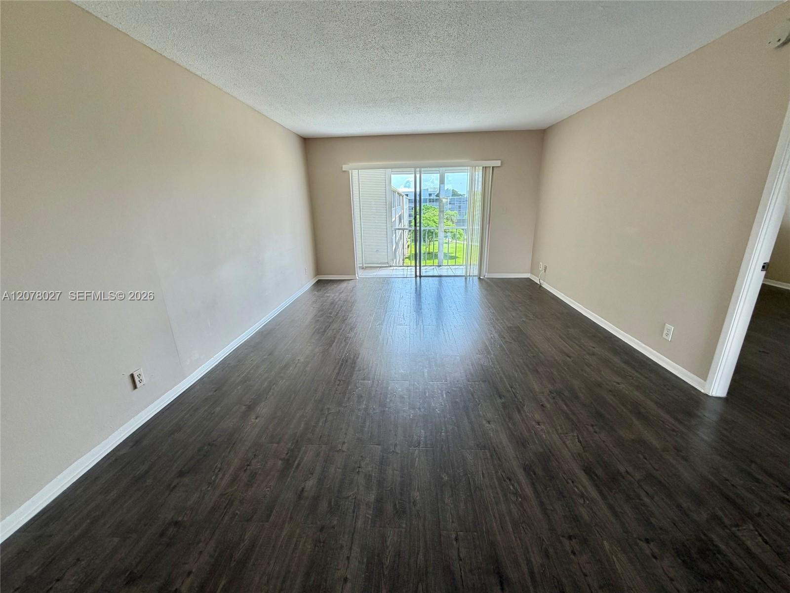 See details 507 1 / 2 775 sq. ft. $ 2026-08-26 0 Photo
