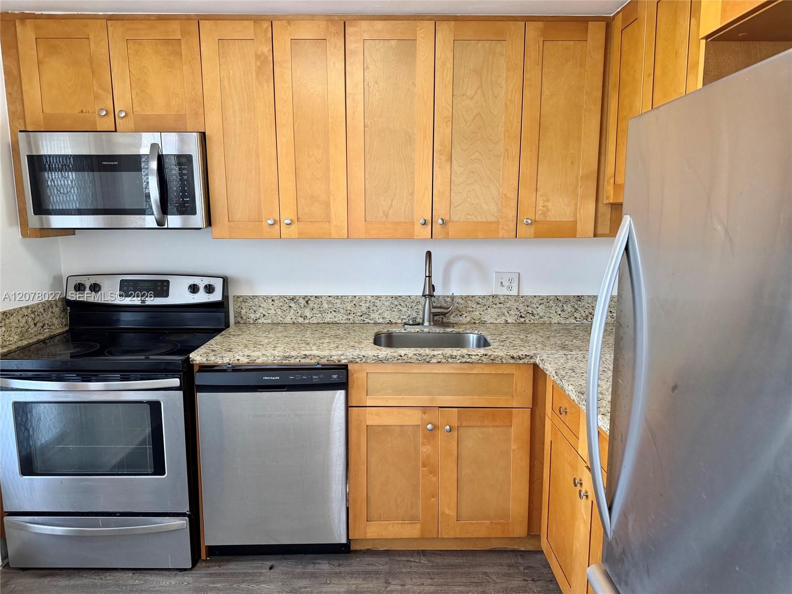 See details 507 1 / 2 775 sq. ft. $ 2026-08-26 0 Photo
