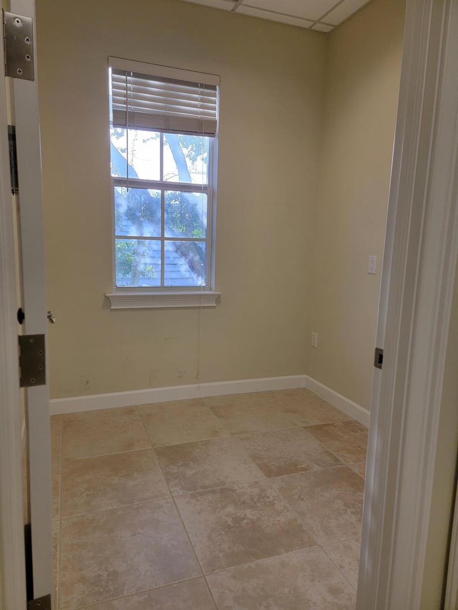 C-2  / 0  sq. ft. $ 2026-08-28 0 foto