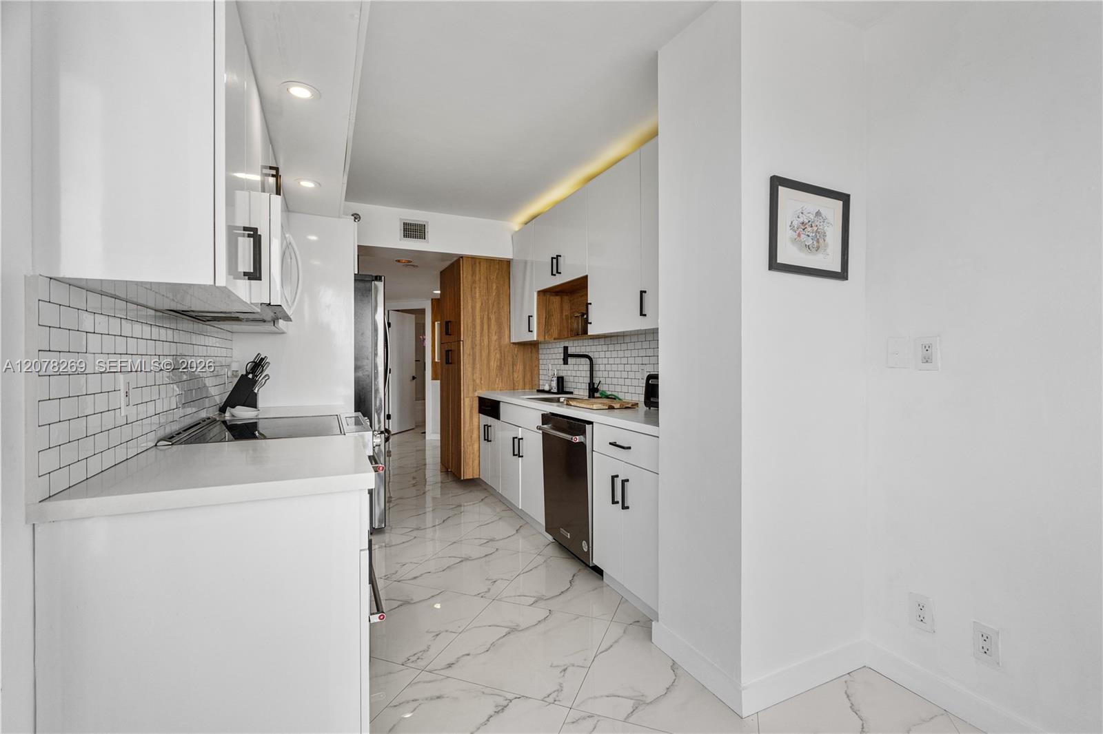 Ver detalles 2803 3 / 3 1840 sq. ft. $ 2026-08-26 0 foto
