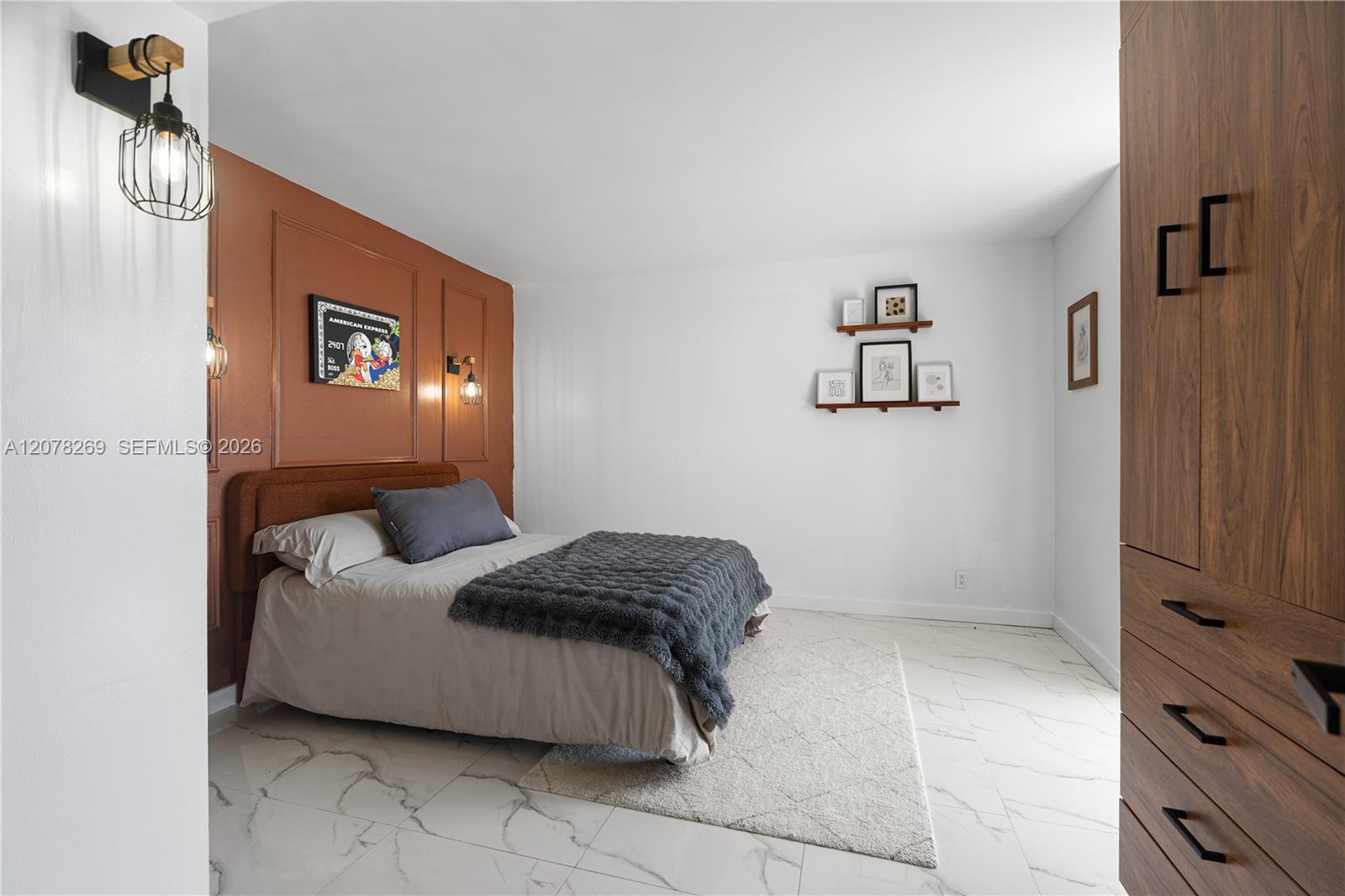 Ver detalles 2803 3 / 3 1840 sq. ft. $ 2026-08-26 0 foto