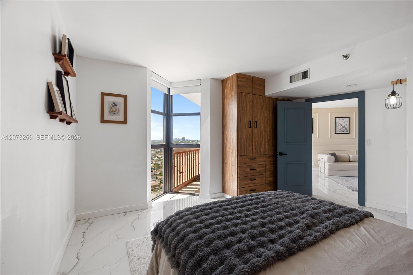 Ver detalles 2803 3 / 3 1840 sq. ft. $ 2026-08-26 0 foto