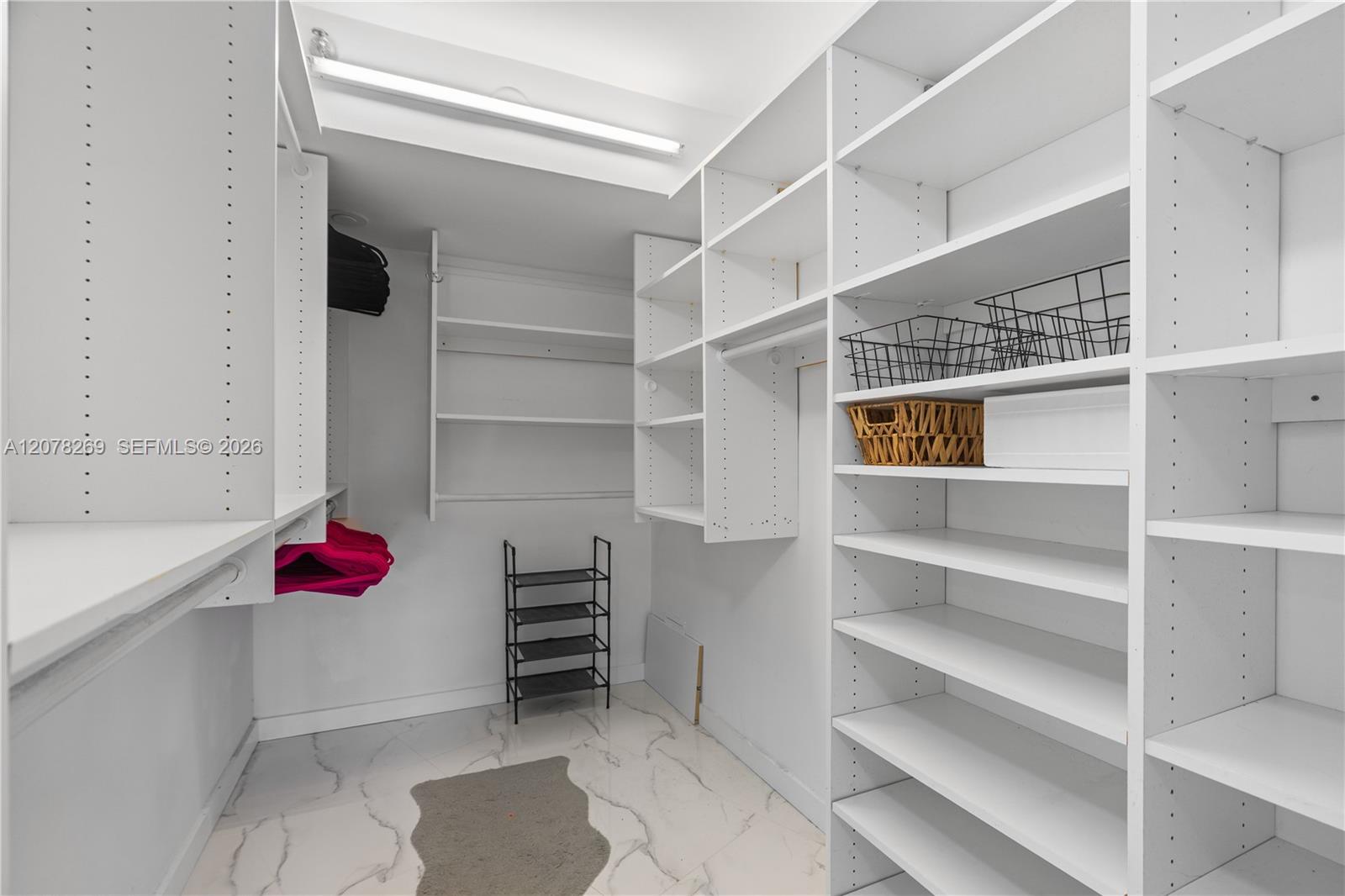 Ver detalles 2803 3 / 3 1840 sq. ft. $ 2026-08-26 0 foto