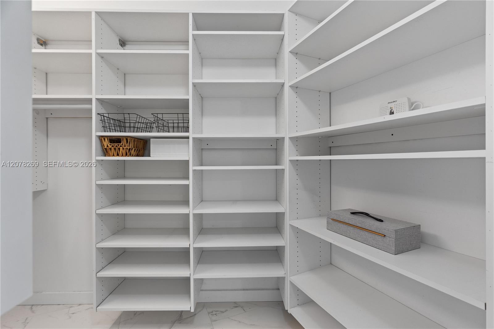 Ver detalles 2803 3 / 3 1840 sq. ft. $ 2026-08-26 0 foto