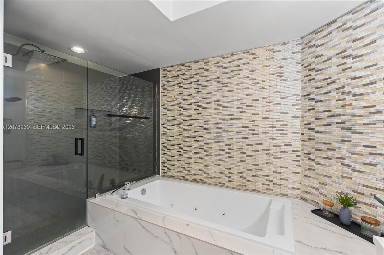 Ver detalles 2803 3 / 3 1840 sq. ft. $ 2026-08-26 0 foto