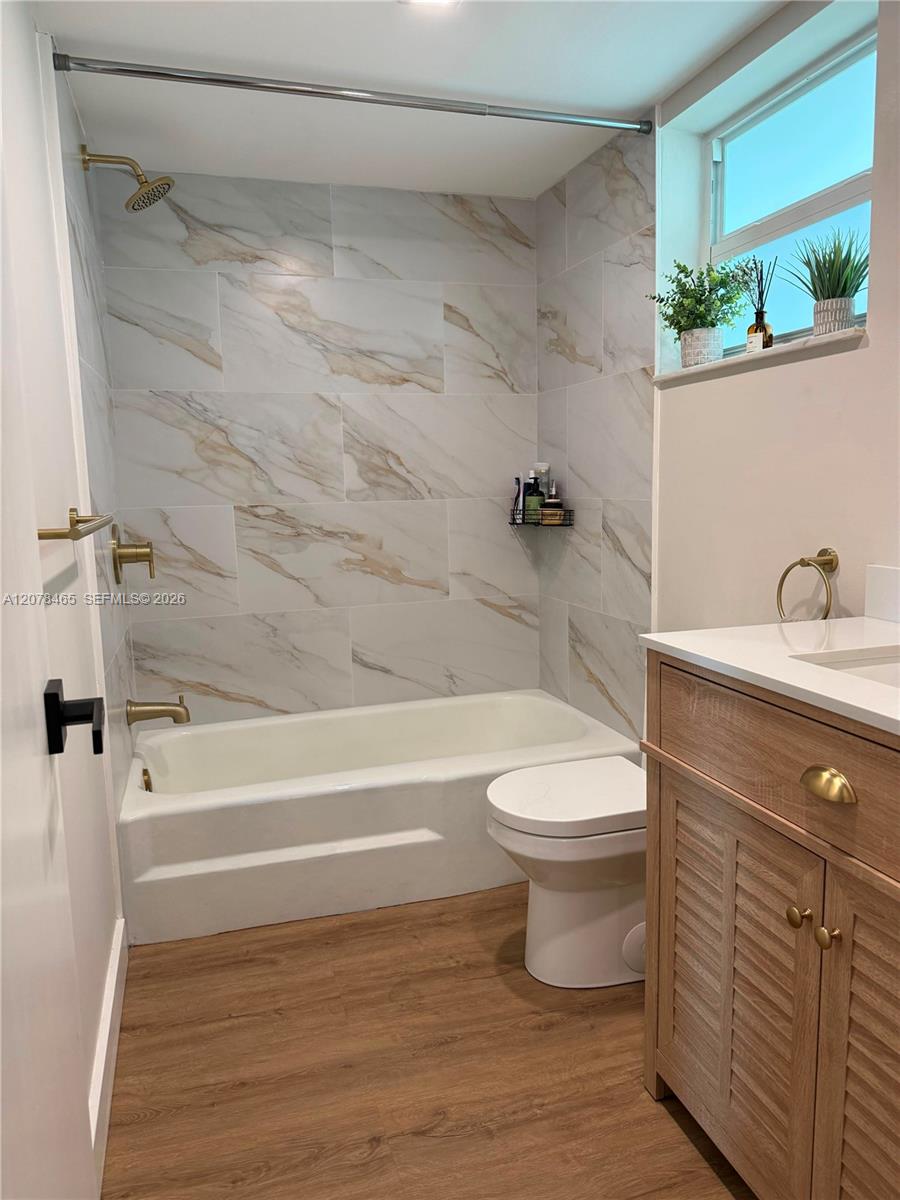 207 1 / 1 700 sq. ft. $ 2026-08-26 0 foto