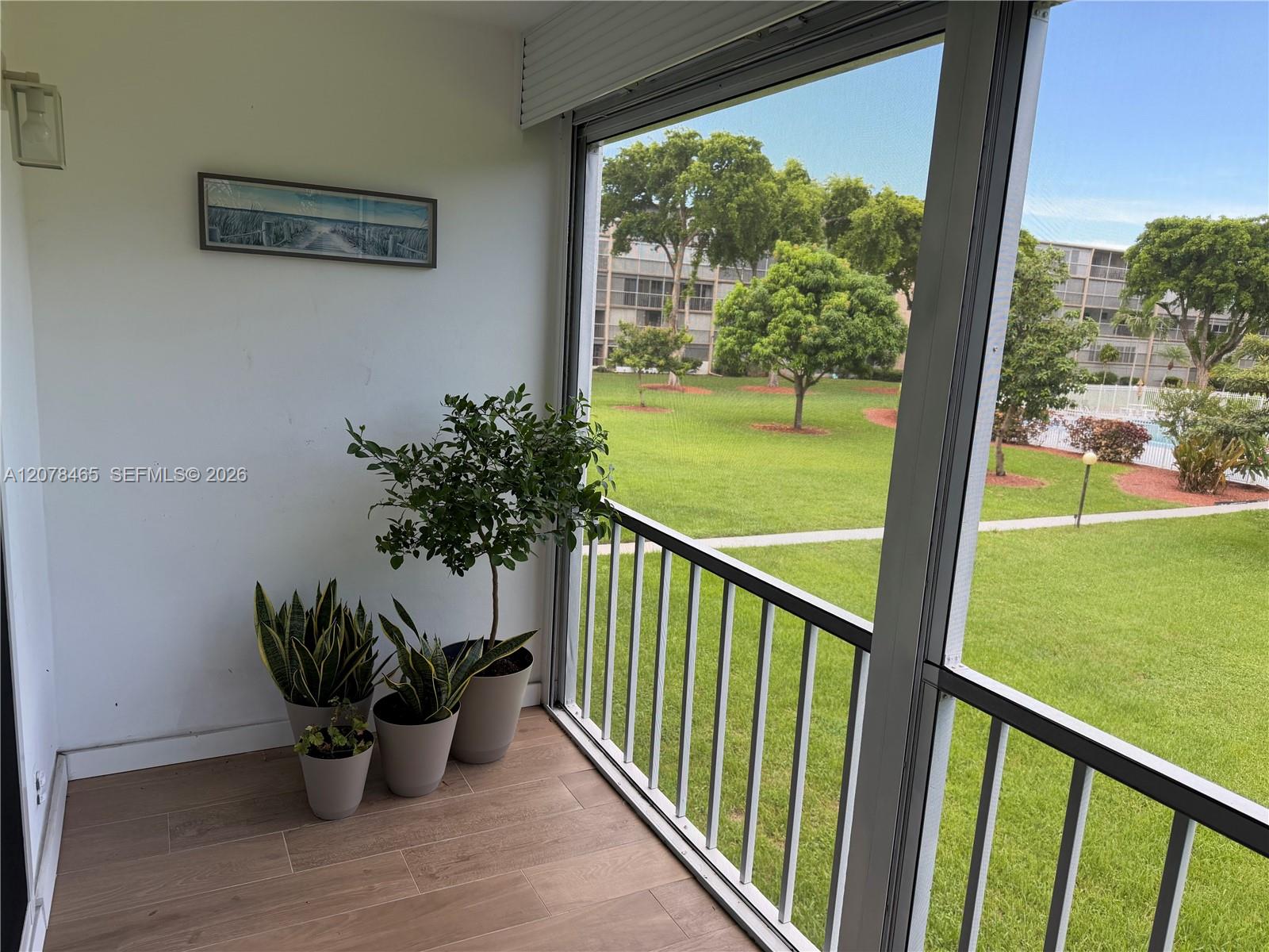 207 1 / 1 700 sq. ft. $ 2026-08-26 0 foto