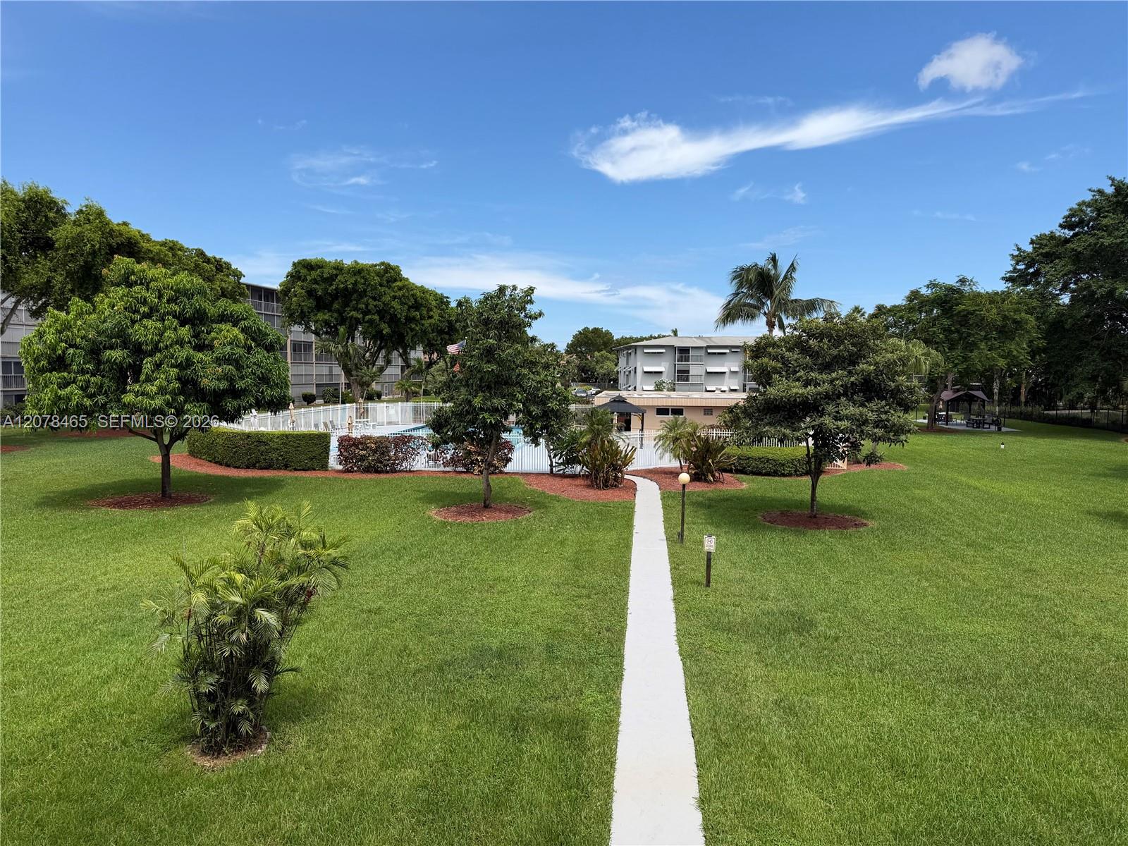 207 1 / 1 700 sq. ft. $ 2026-08-26 0 foto