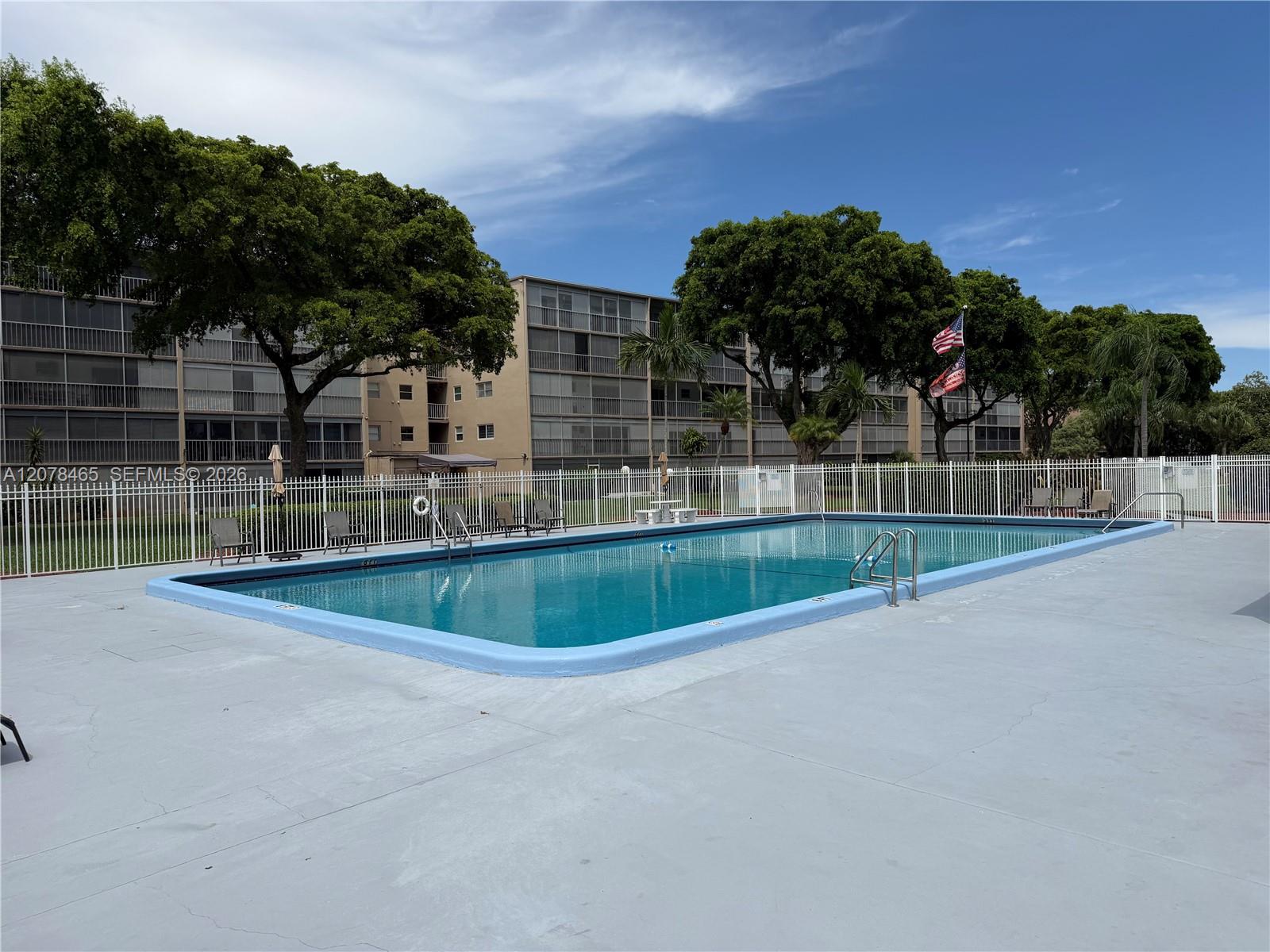 207 1 / 1 700 sq. ft. $ 2026-08-26 0 foto
