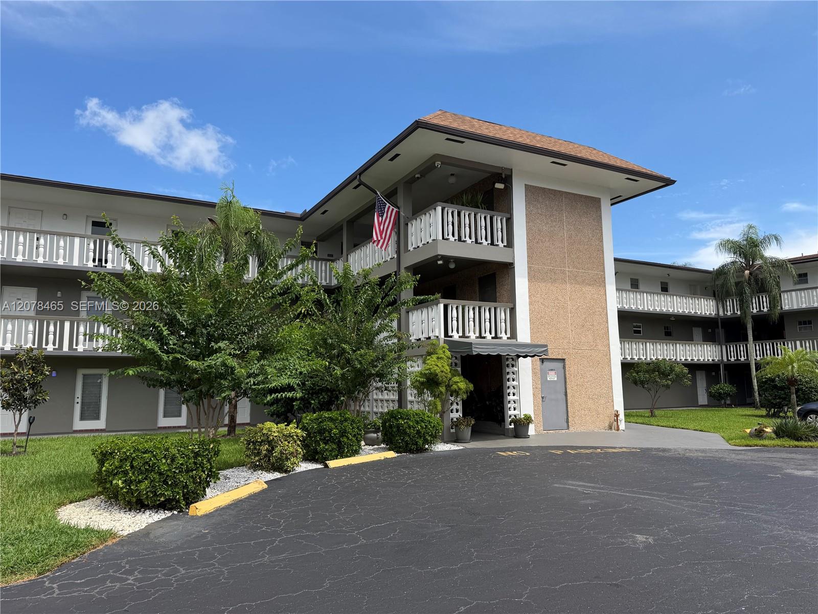 207 1 / 1 700 sq. ft. $ 2026-08-26 0 foto