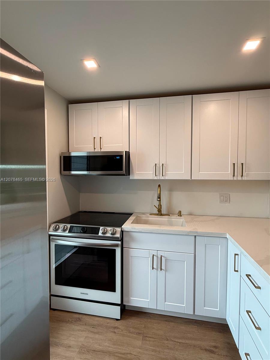 207 1 / 1 700 sq. ft. $ 2026-08-26 0 foto