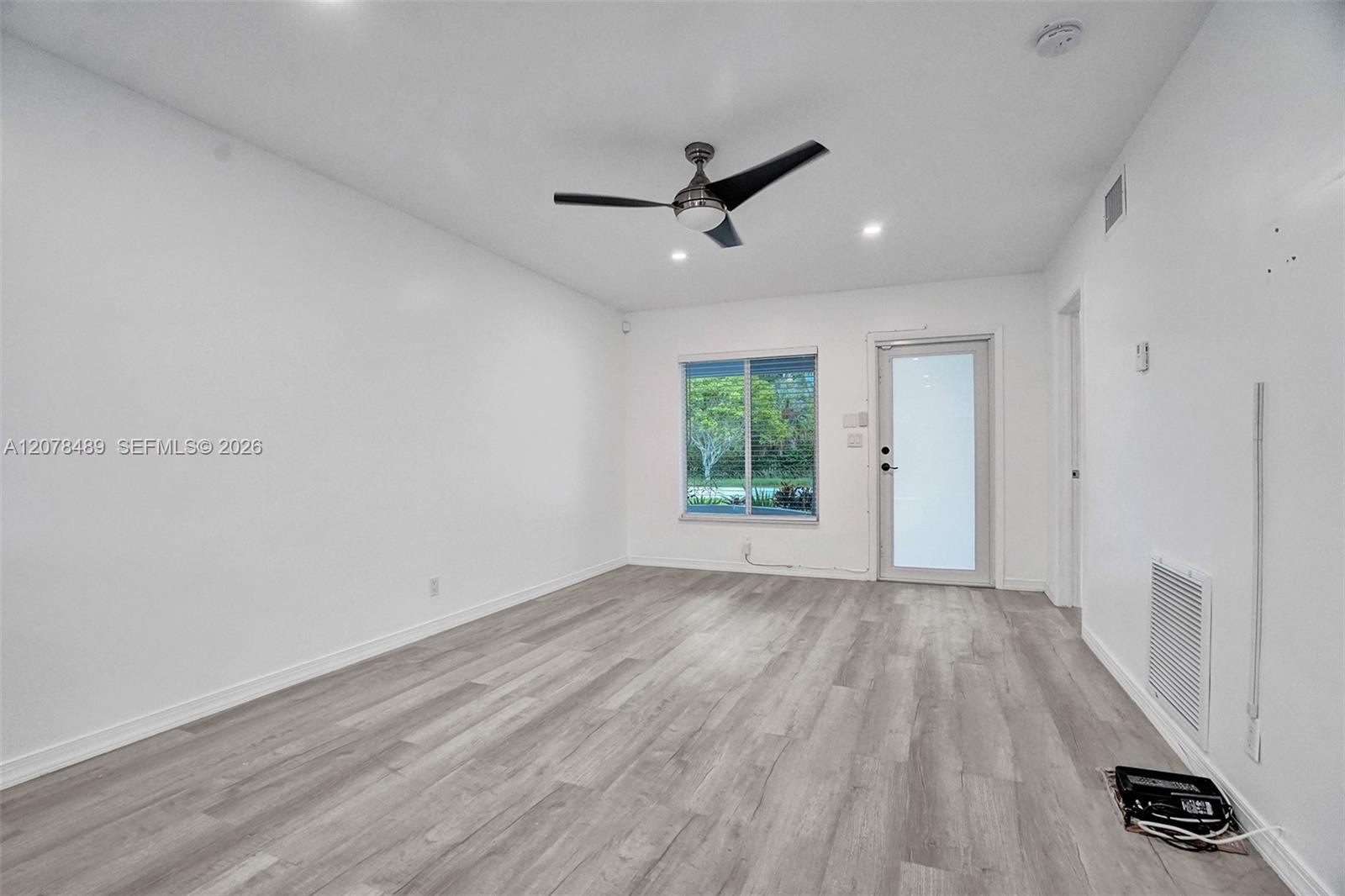   /  1876 sq. ft. $ 2026-08-26 0 foto