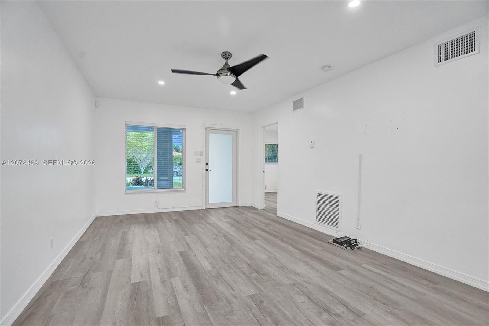   /  1876 sq. ft. $ 2026-08-26 0 foto