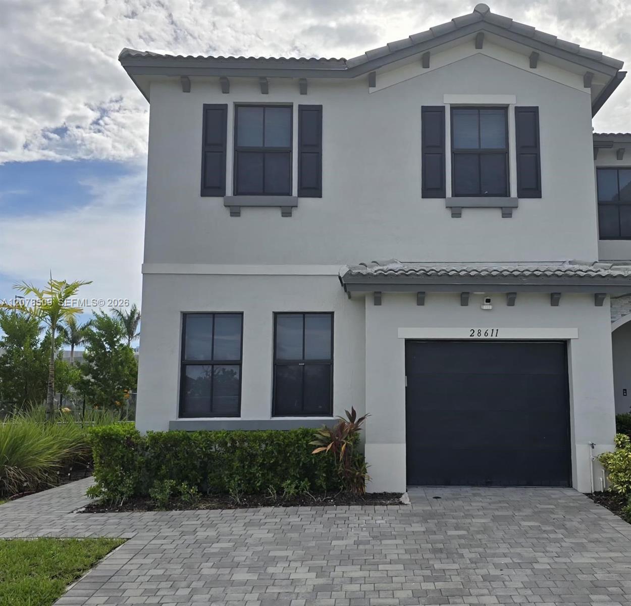 Ver detalles 28611 4 / 3 2005 sq. ft. $ 2026-08-26 0 foto