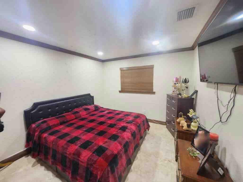 Ver detalles / 0 2115 sq. ft. $ 2026-08-28 0 foto