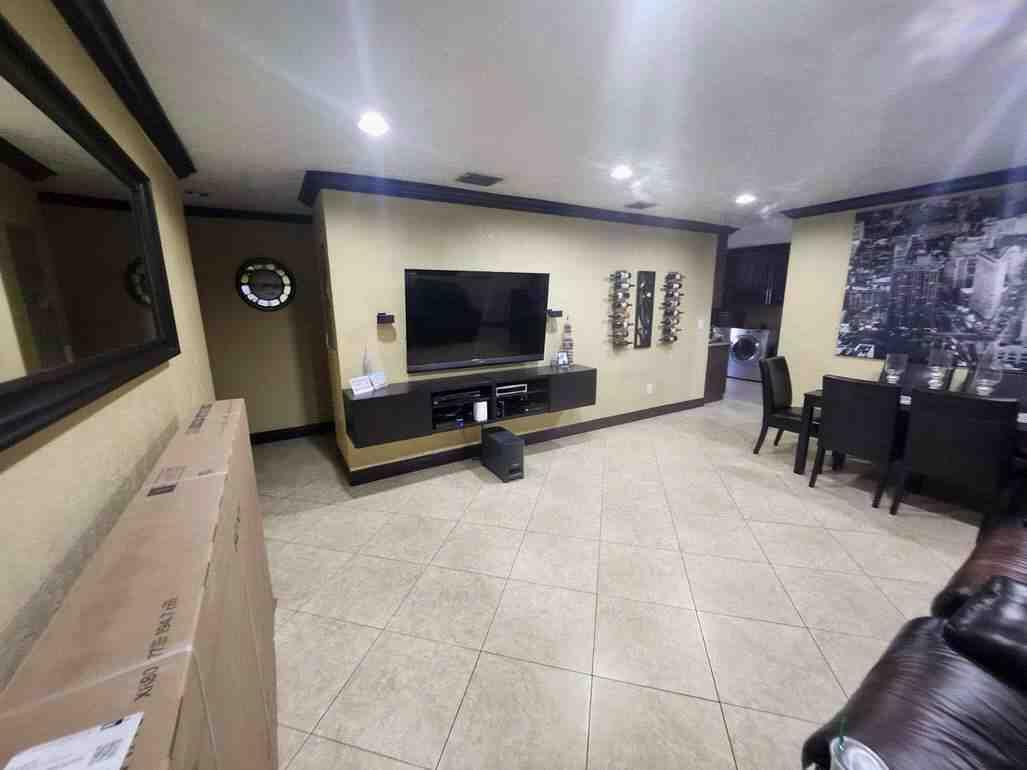 Ver detalles / 0 2115 sq. ft. $ 2026-08-28 0 foto