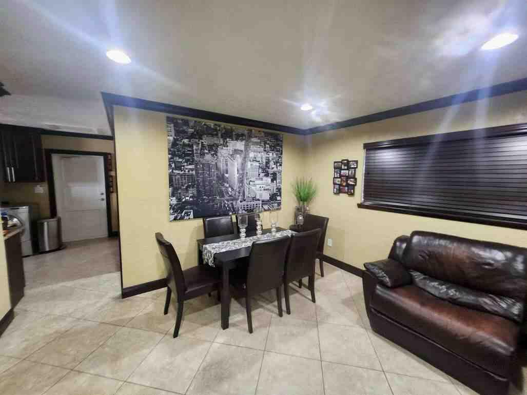 Ver detalles / 0 2115 sq. ft. $ 2026-08-28 0 foto