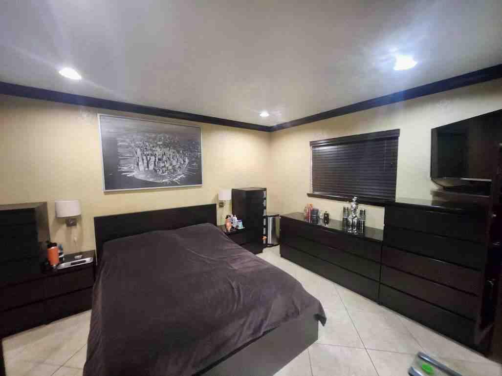 Ver detalles / 0 2115 sq. ft. $ 2026-08-28 0 foto