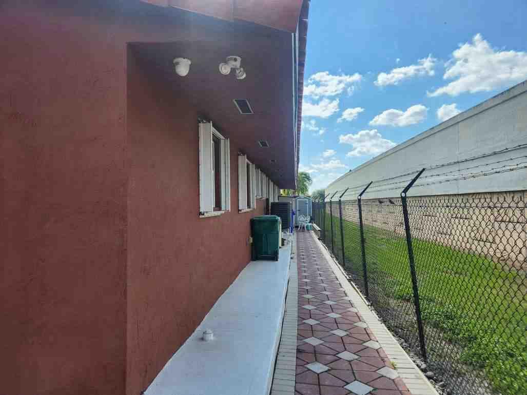 Ver detalles / 0 2115 sq. ft. $ 2026-08-28 0 foto