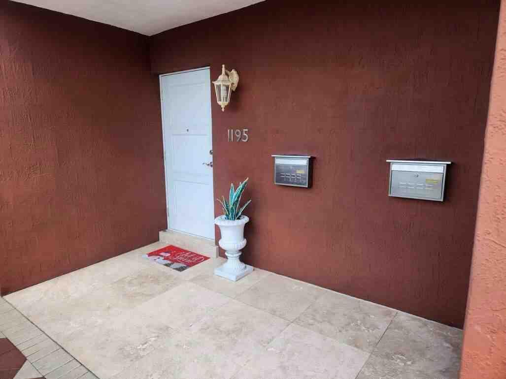 Ver detalles / 0 2115 sq. ft. $ 2026-08-28 0 foto