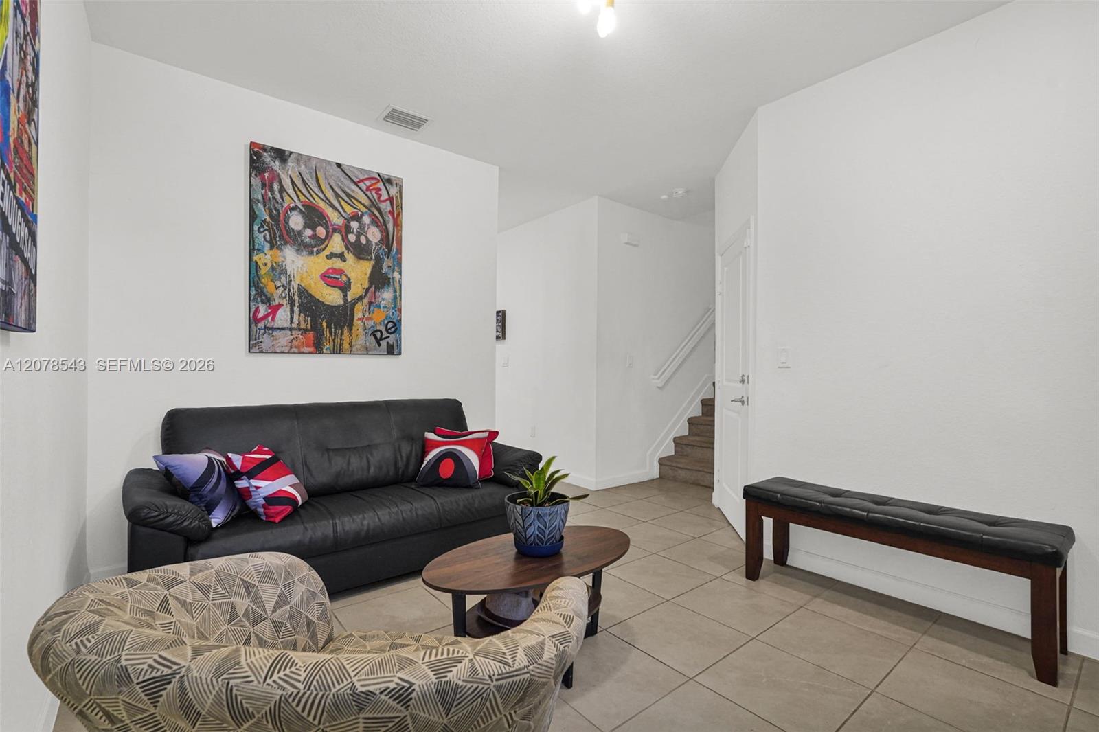Ver detalles 13043 4 / 3 1916 sq. ft. $ 2026-09-14 0 foto