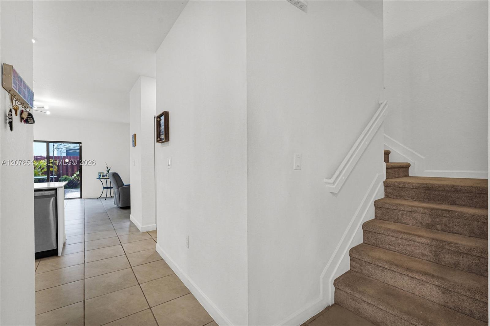 Ver detalles 13043 4 / 3 1916 sq. ft. $ 2026-09-14 0 foto